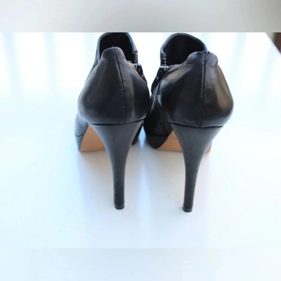 Vince Camuto booties - Picture 4 of 11